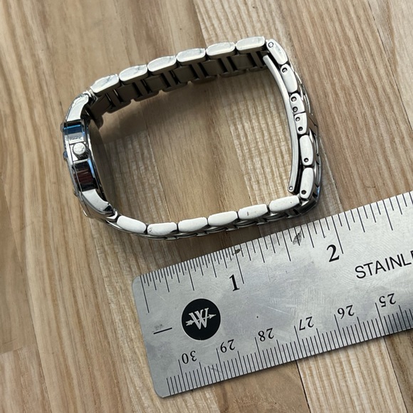 Bulova Ladies Watch Marine Star Genuine Diamonds White Pearl Dial 96R105 - Picture 14 of 14